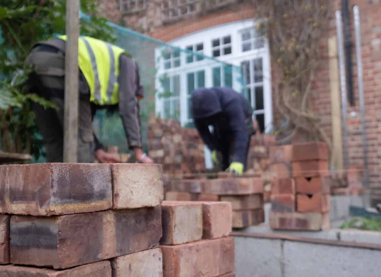 choosing the right builder for your home renovation project in teesside